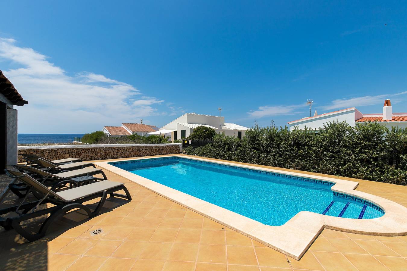 Casa de vacaciones "Pura Vida" con vistas al mar, piscina climatizada privada y Wi-Fi in Binibeca, Sant Lluís