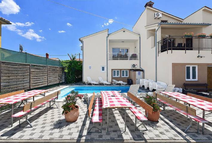 Ferienwohnung für 4 Personen, mit Terrasse und Pool - 1