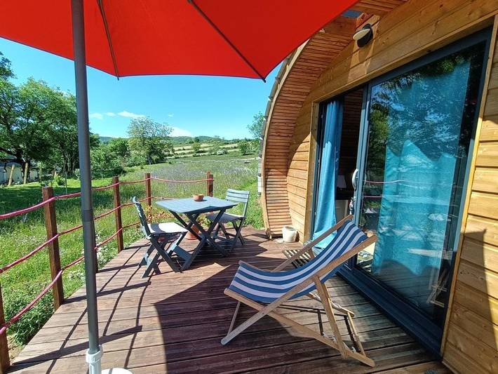 Tente pour 2 personnes, avec Terrasse ainsi que Jardin et Vue dans L'Aubrac - 3