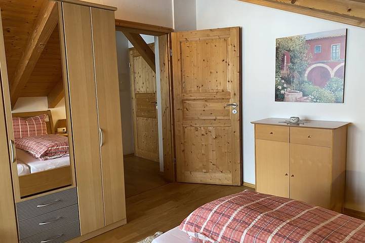 Apartamento entero, (1) Apartamento de dos habitaciones 42 m 2, ducha / Wc, dormitorio adicional, cocina americana, balcón in Reit im Winkl, Alpes Bávaros