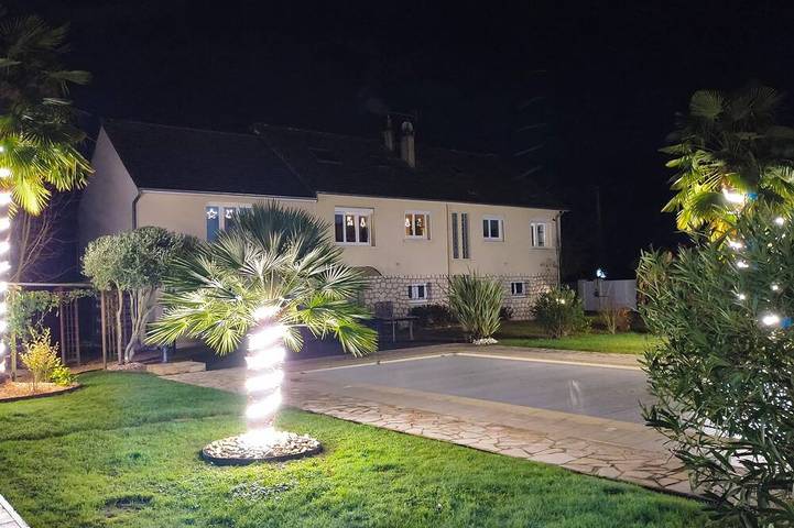 Appartement de vacances pour 5 personnes, avec Jacuzzi ainsi que Terrasse et Jardin