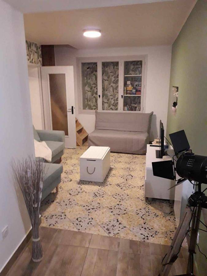 Gîte pour 4 personnes, avec terrasse dans Saint-Julien-en-Saint-Alban