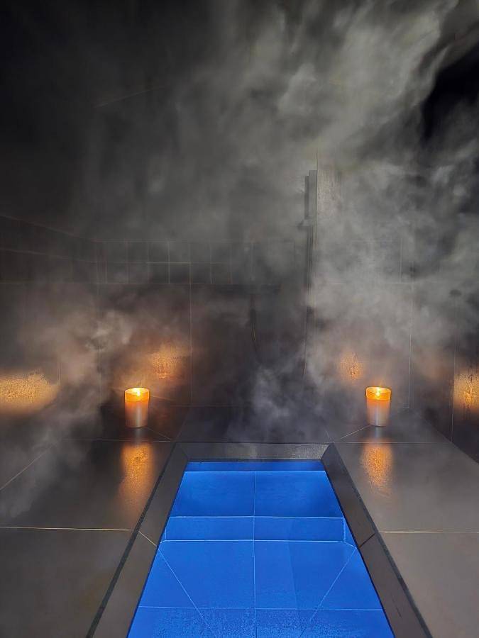 Suite Adawaspa - Sauna, Hammam et Spa privatifs in Lallaing, Département Nord
