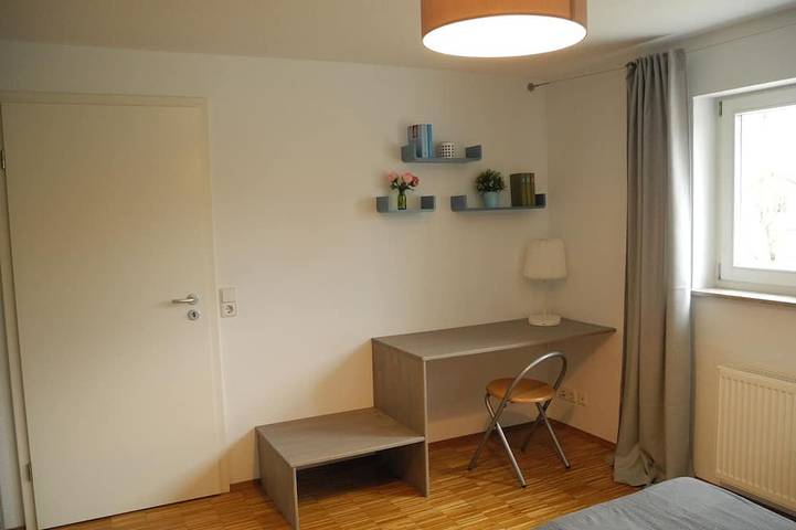 Appartement entier, Appartement moderne et lumineux dans un endroit calme avec sa propre entrée et terrasse in Oberstenfeld, Arrondissement de Ludwigsbourg