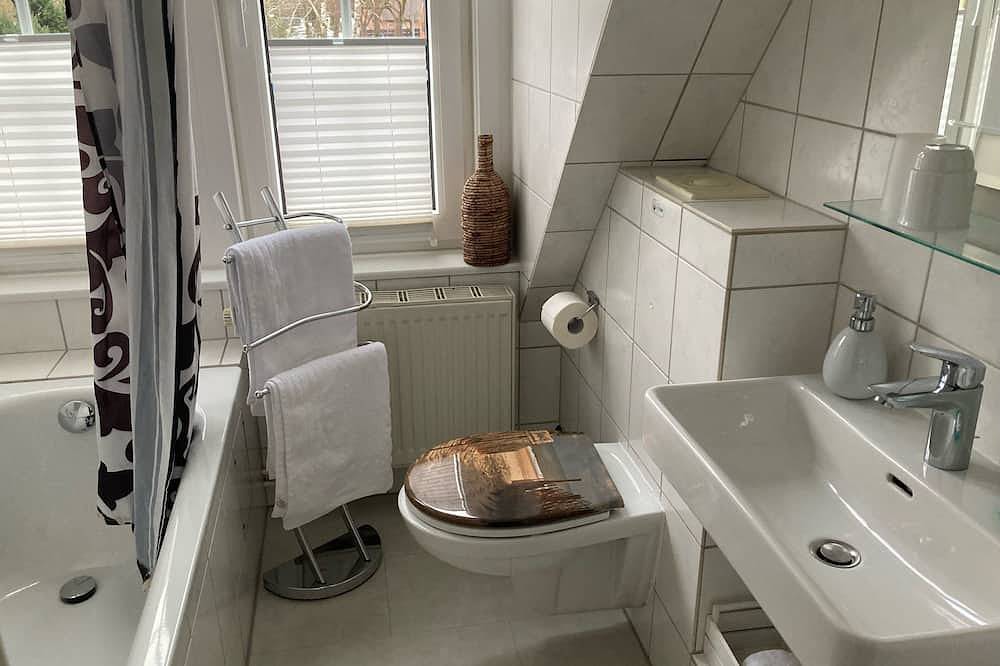 Ferienwohnung im ehemaligen Bauernhaus, mit Balken und Sprossenfenstern in Lübeck (Stadt), Lübeck