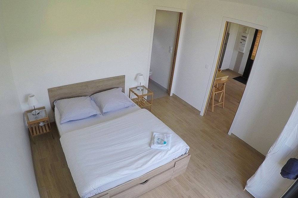 5 minutes from town center, quiet, sea and mountain views in Bastia, Cap Corse