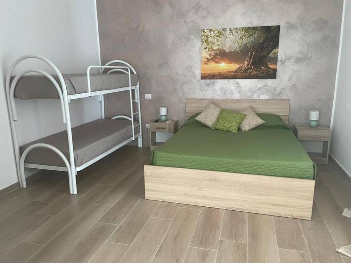 Appartamento per 4 persone, con Balcone e Terrazza nonché Giardino e Panorama a Torre Squillace