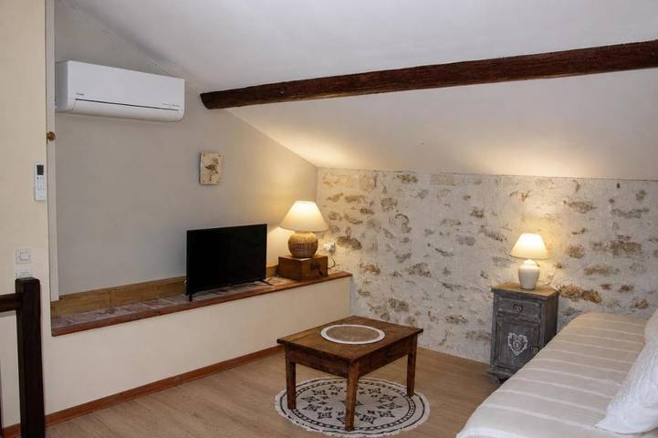 Location de vacances pour 4 personnes, avec Terrasse ainsi que Jardin et Piscine à Montségur-sur-Lauzon - 4