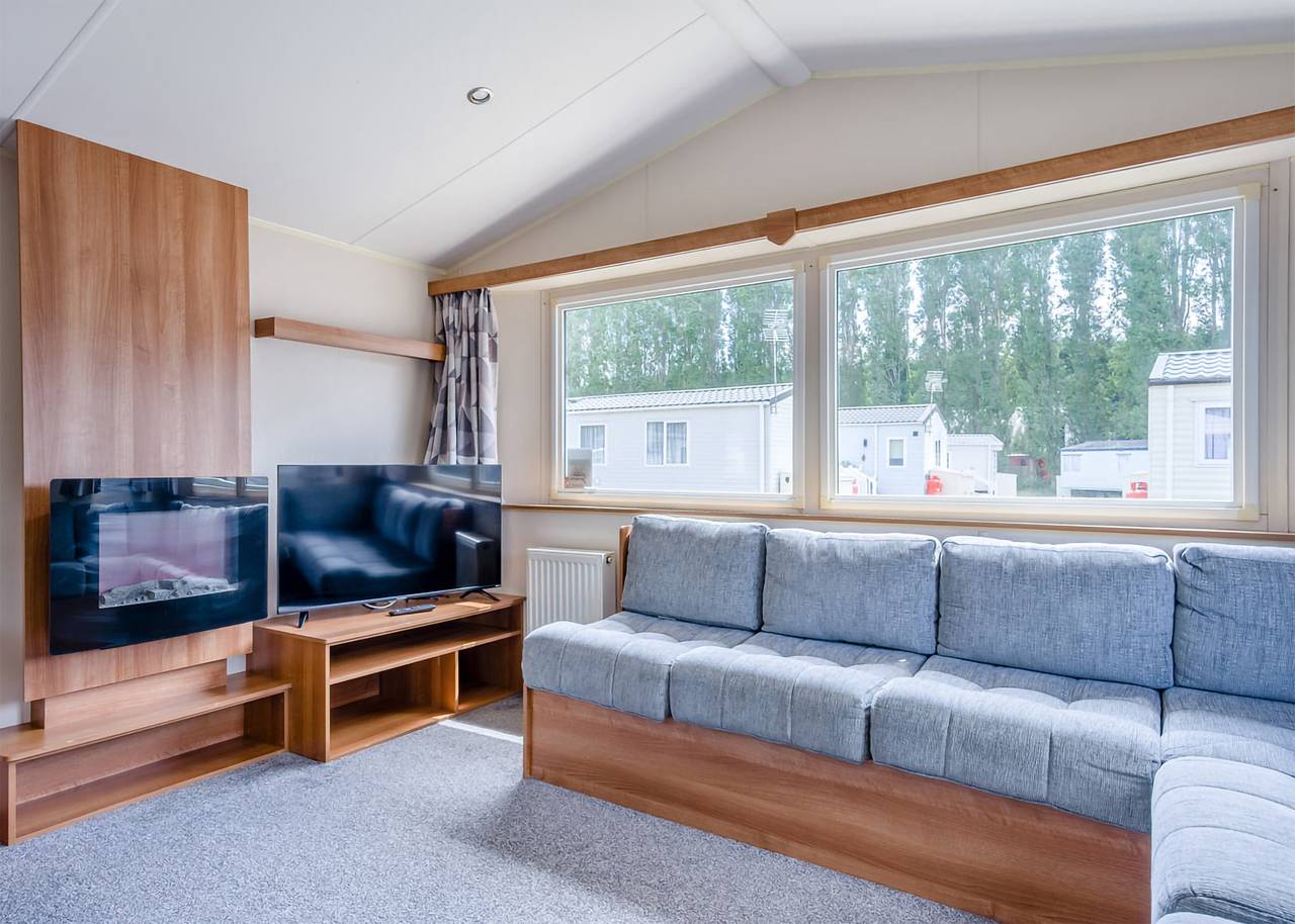 Silver Caravan with parking & decking 6 P in Carmarthenshire