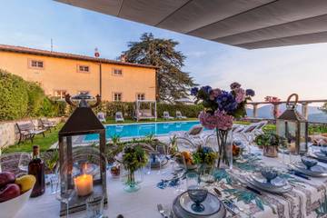 Villa With Pool for 16 People in Lucca, Lucca Province, Photo 3