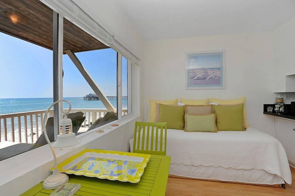 Ganze Wohnung, Deluxe Oceanfront Cottage on Dry Sandy Carbon-Beach - Sea Lion in Malibu Beach, Malibu