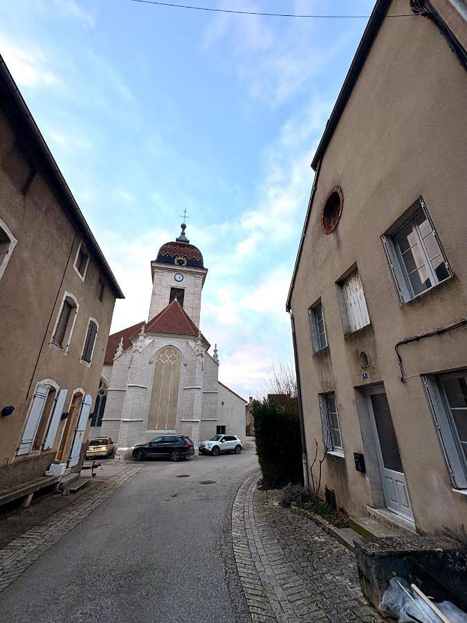 Three-Bedroom House in Pesmes, Haute-Saône
