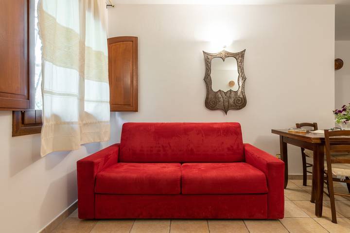 Entire apartment, Holiday Apartment "Sa Domu de Dinu" with Wi-Fi, Terrace & Garden in Sant'Anna Arresi, Sulcis Iglesiente