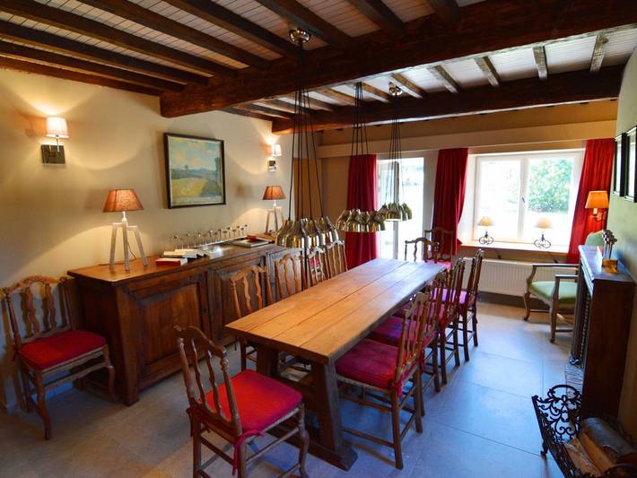 Location de vacances pour 9 personnes, avec Terrasse et Jardin à Couvin