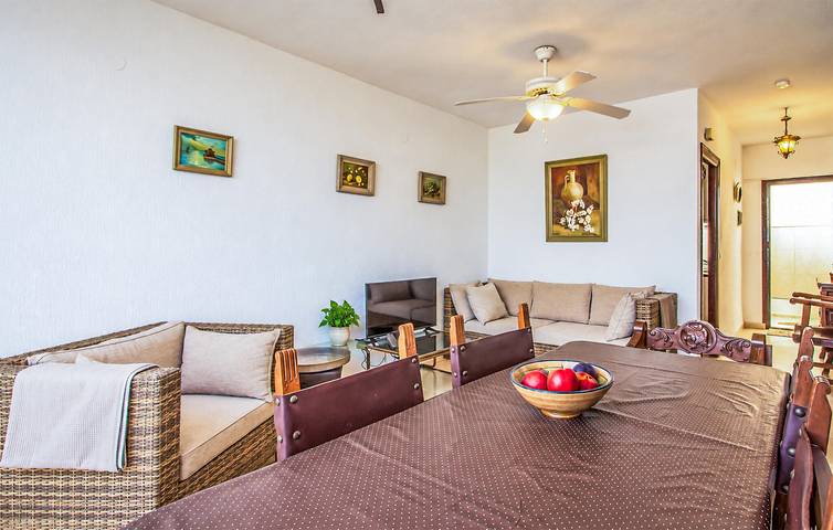 Ganze Ferienwohnung, 1km zum Strand: 78qm Apartment mit Terrasse & Parkplatz in Playa Honda (Costa Cálida), Cartagena