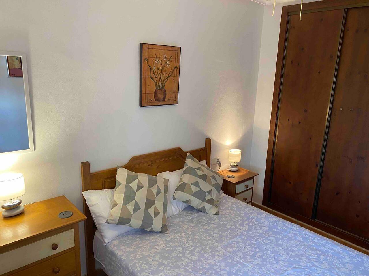 Hel ferieleilighet, Sleeps up to 6, shared pool, parking with Aircon in Roda Golf, San Javier