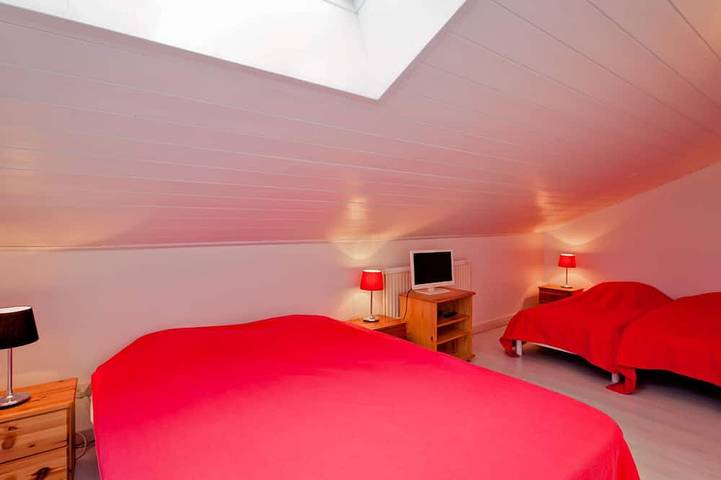 Gîte pour 8 personnes, avec balcon dans Casino De Brides Les Bains - 4