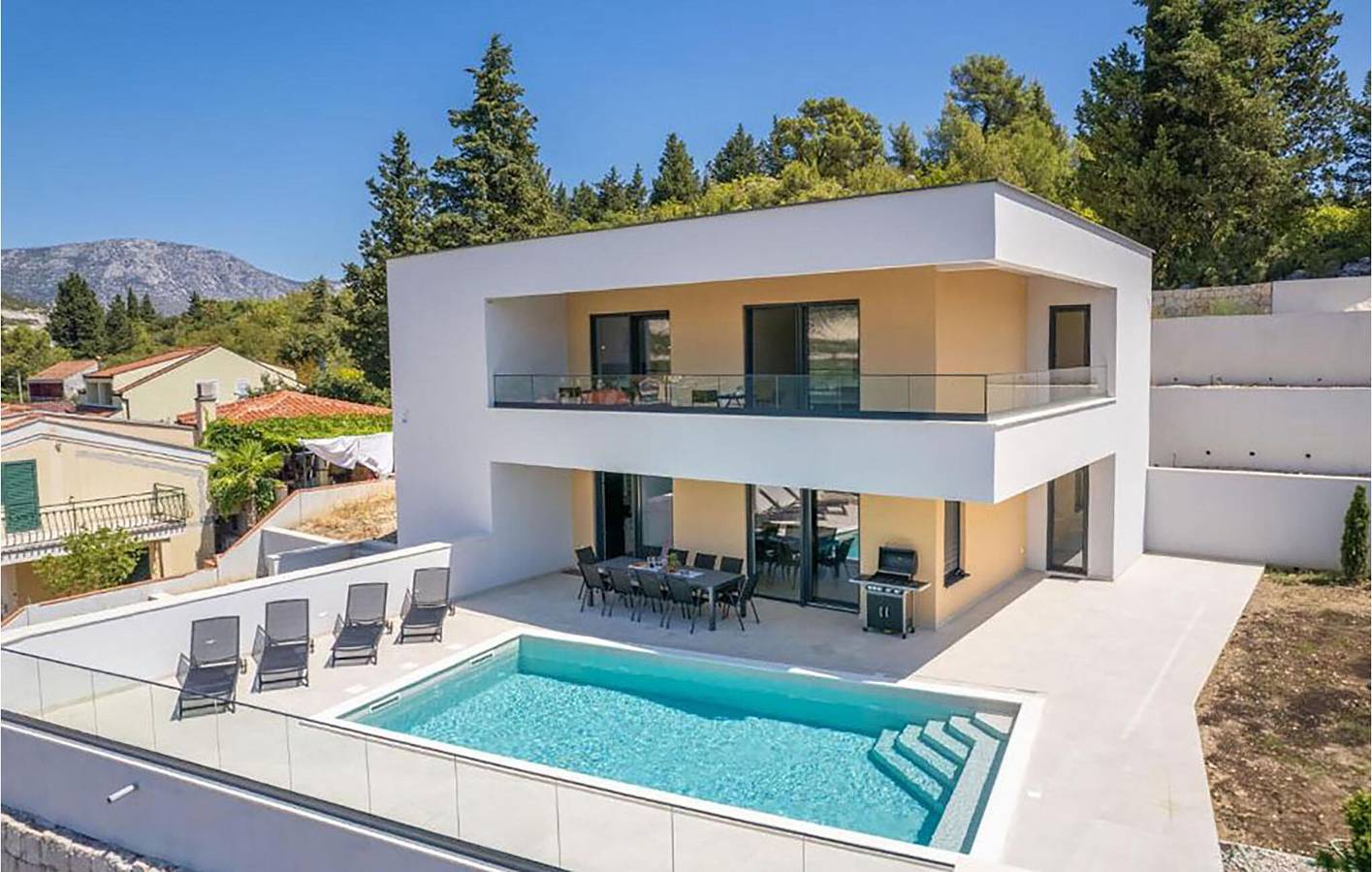 Apartment am Meer mit Pool, Terrasse und WLAN in der Nähe der Neretva in Rogotin, Dubrovnik-Neretva