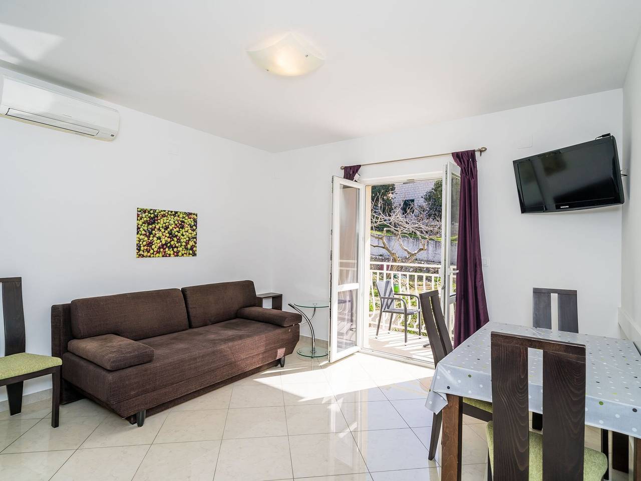 Ganze Wohnung, Villa Samba- Premium One-Bedroom Apartment with Balcony and Sea View in Plat, Dubrovnik-Neretva