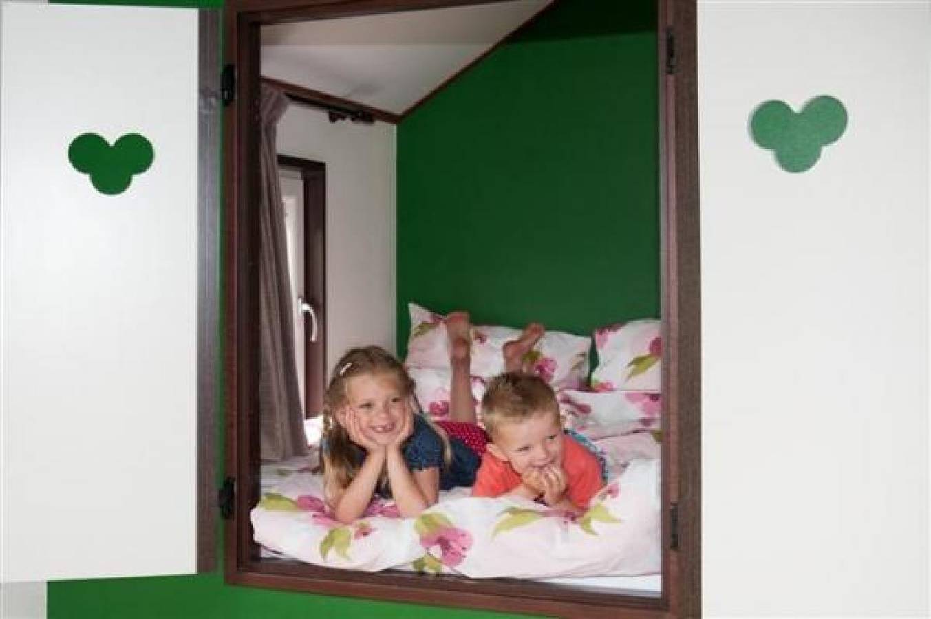 Charmant 6 persoons vakantiechalet op een boerderij bij Leiden in het Groene Hart. in Woubrugge, Groene Hart
