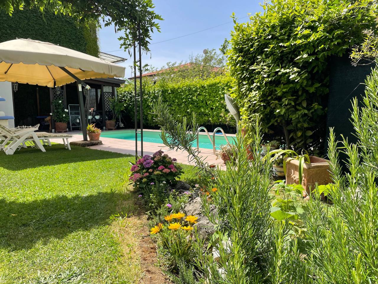 Ferienhaus 'Il Giardino Di Magò' mit privatem Pool, Garten und Wlan in Massa, Italienische Riviera