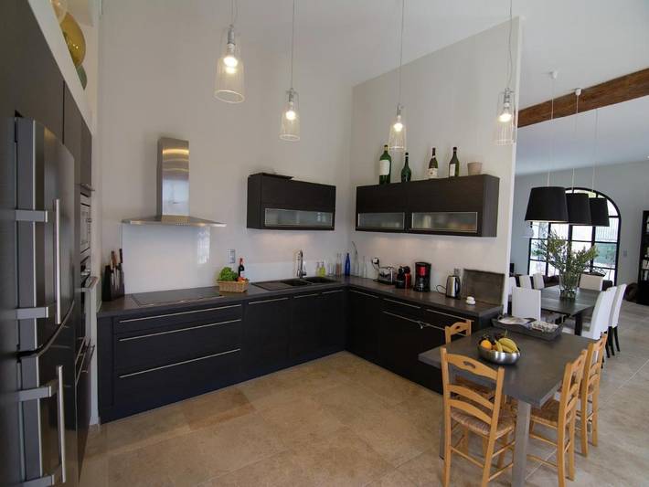 Location de vacances pour 12 personnes, avec jardin ainsi que piscine et balcon à Campagnan - 2