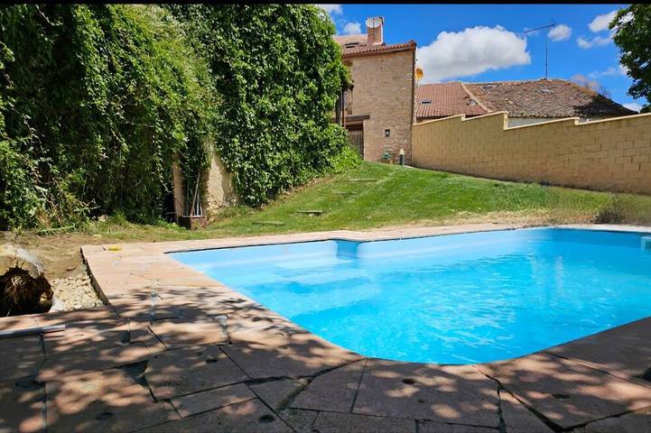 Gîte pour 12 personnes, avec jacuzzi ainsi que jardin et terrasse - 1