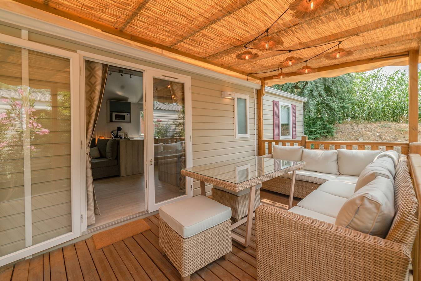 Mobile Home "Les Pieds Dans L'Eau" avec Terrasse Privée, Jardin Privé & A/C in Canet-en-Roussillon, Côte d'Améthyste