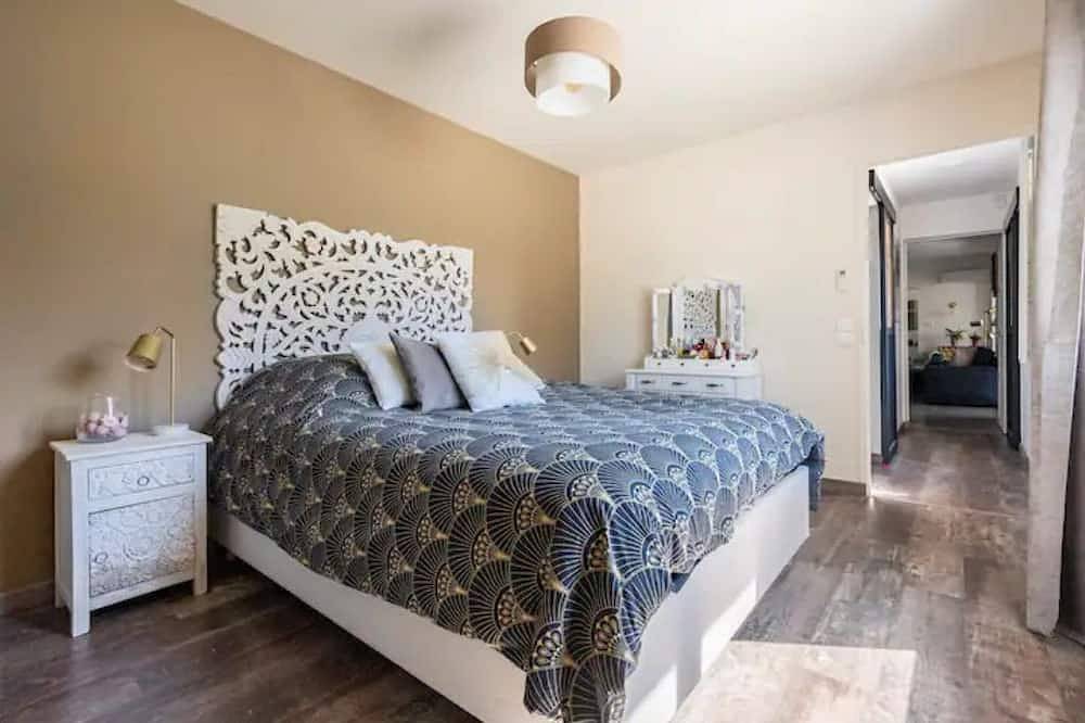 Holiday Home in Provence, Garden & Swimming Pool in Carpentras, Vaucluse