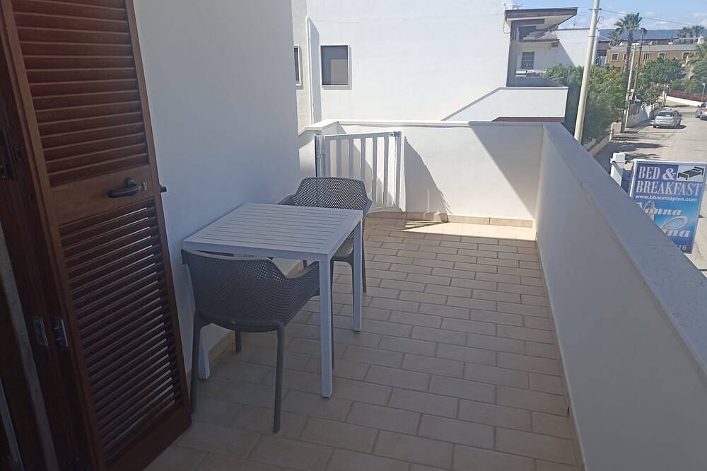 Ganze Wohnung, Grandma Pina's house. Apartment a short distance from the sea with air conditioning in Torre Canne, Salento