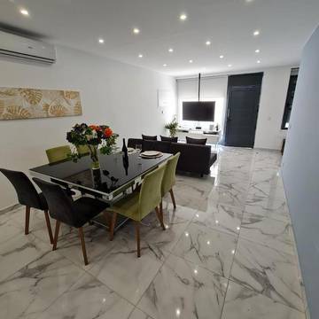 Gîte pour 3 personnes, avec jardin dans Parede