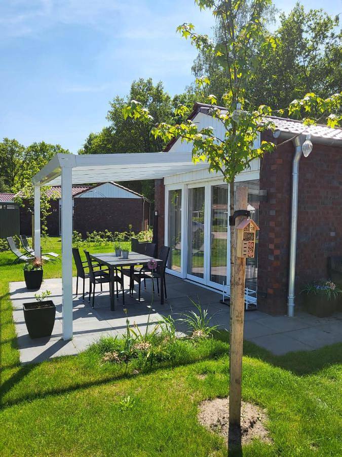 Ferienhaus für 4 Personen, mit Terrasse und Garten sowie Seeblick und Ausblick in Schüttorf