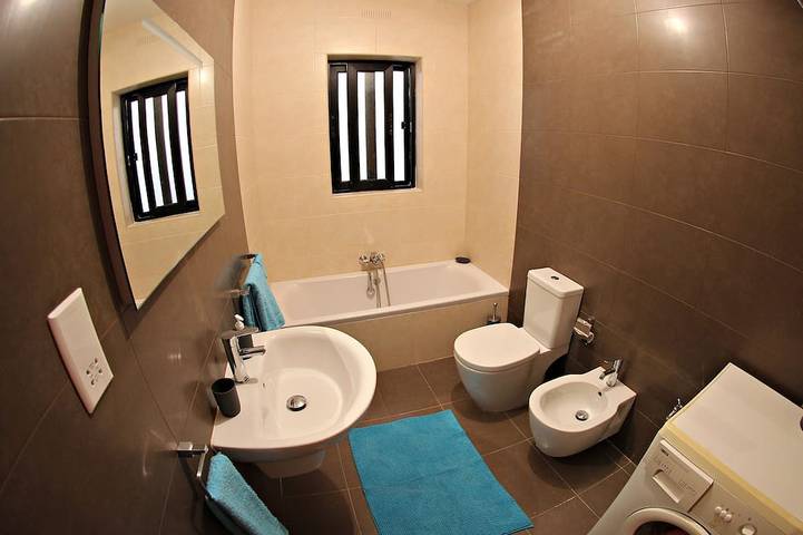 Ganze Wohnung, Große Meer Penthouse mit atemberaubender Aussicht auf die Landschaft in Marsalforn, Zebbug