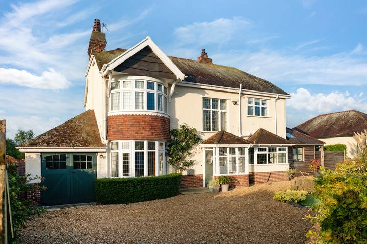 Cottage for 8 people, with garden, with pets in Deganwy