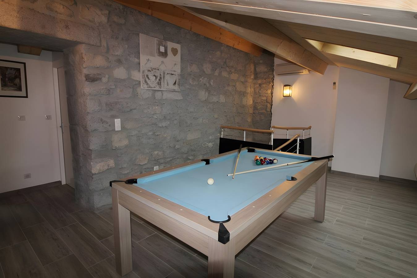 Villa „Gîte Le-joie“ mit Gemeinschaftspool, Wlan und Klimaanlage in Saint-Alban-Auriolles, Ardèche