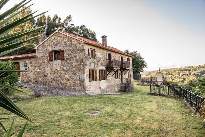 Casa rural para 14 personas, con piscina además de jardín y vistas en Comarca de Pontevedra - 4