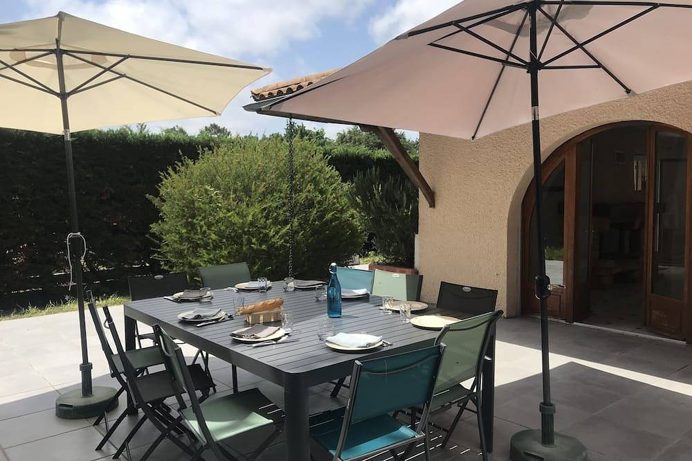 Gite 8-10 P, private pool, large garden, Surf, 15 min Montalivet Vignoble Médoc in Gaillan-en-Médoc, Parque natural regional del Médoc