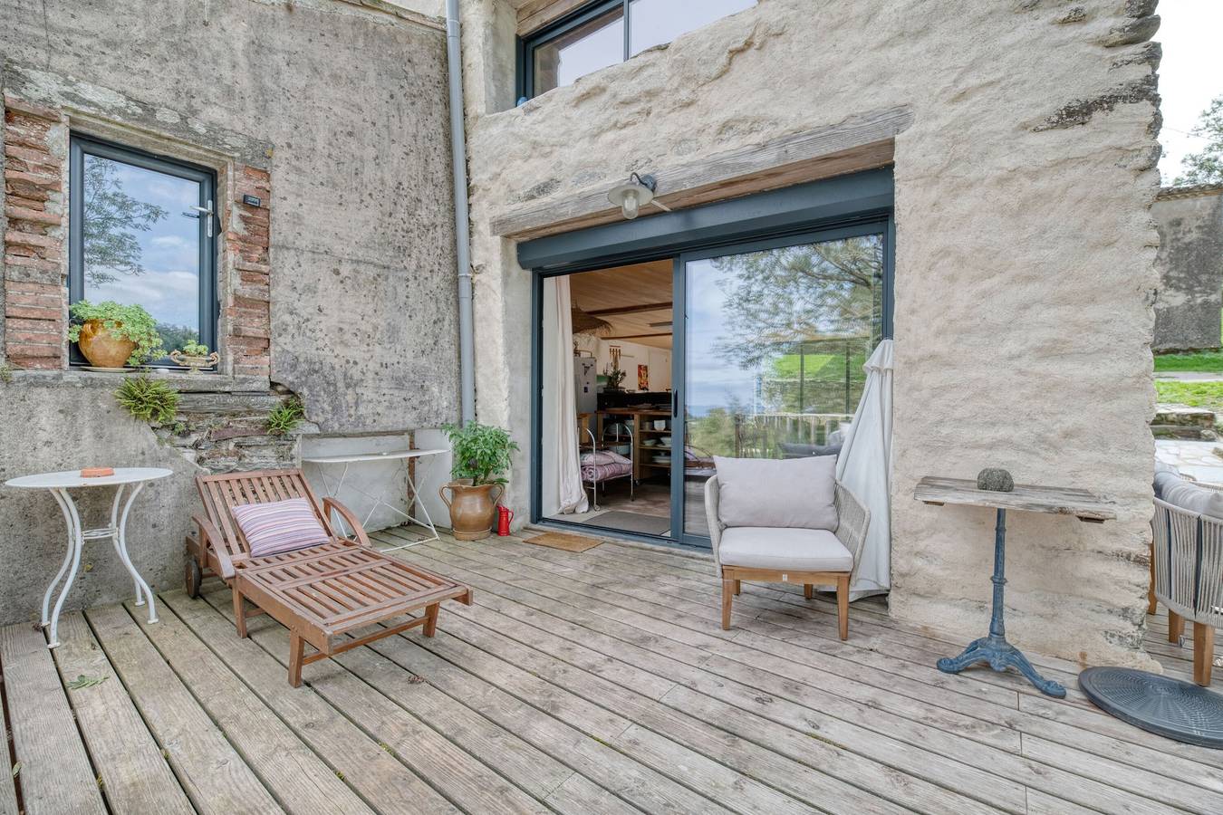 Maison de vacances Haut Standing 'Grange Spacieuse Et Élégante' avec vue lac, piscine et Wi-Fi in Dourgne, Région de Castres