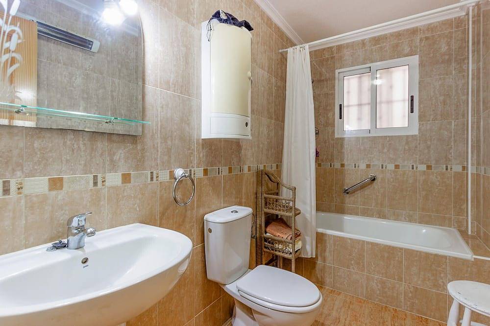 Nice home in Castalla with swimming pool in Castalla, Alicante Binnenland