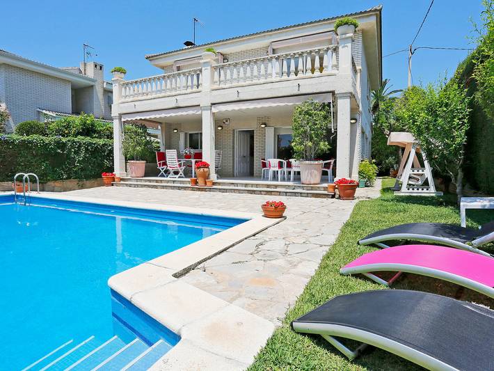 Casa para 8 personas, con balcón y jardín en Cambrils