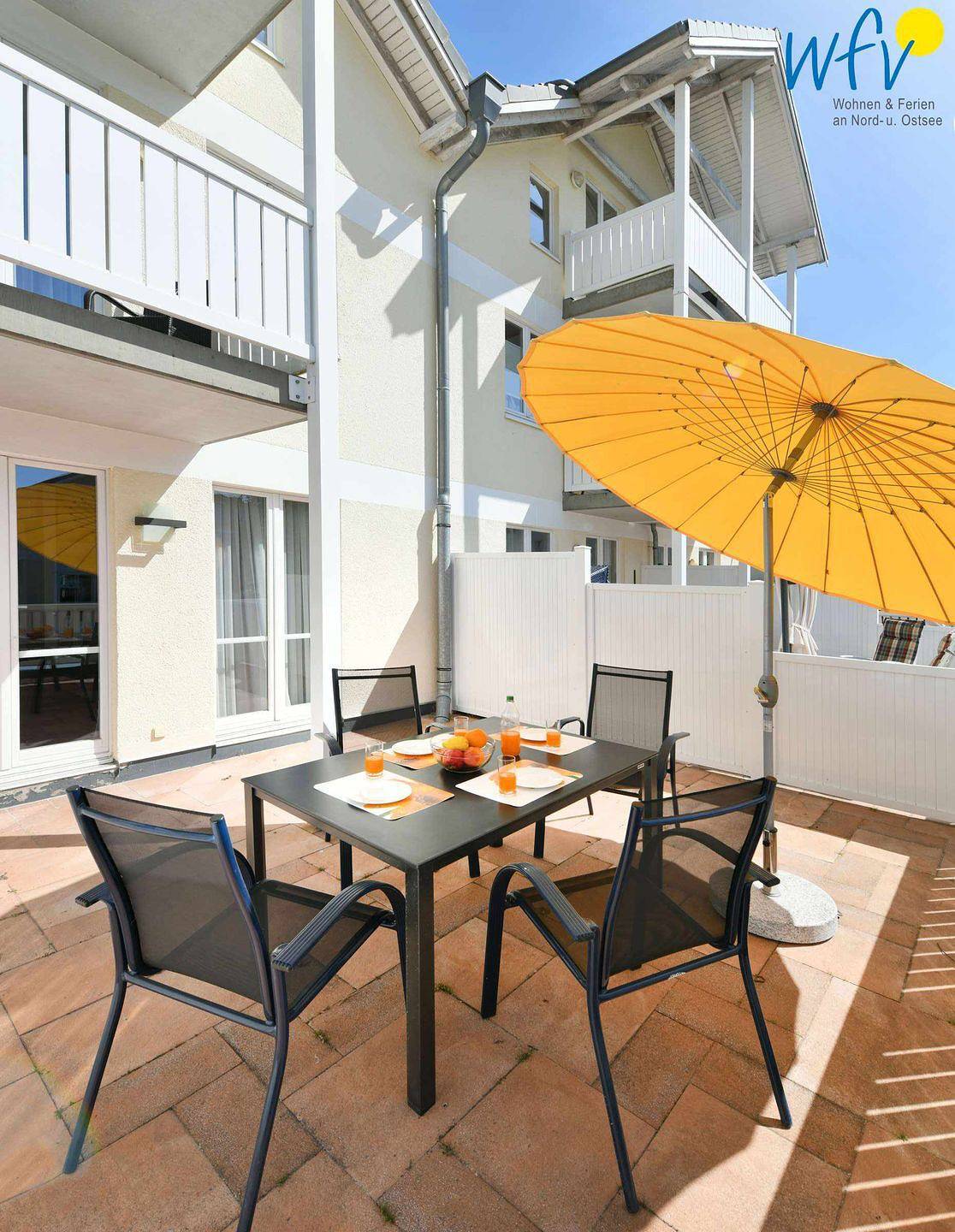 Apartamento entero, Apartamento junto a la playa con garaje, terraza e Internet in Binz, Rügen