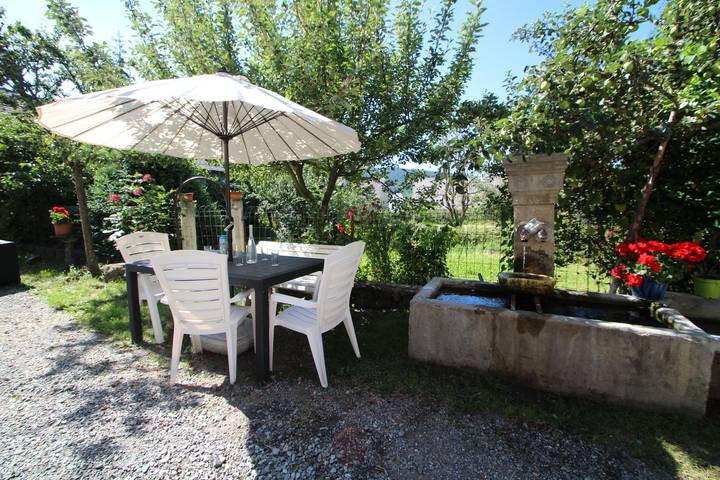 Gîte pour 6 personnes, avec jardin