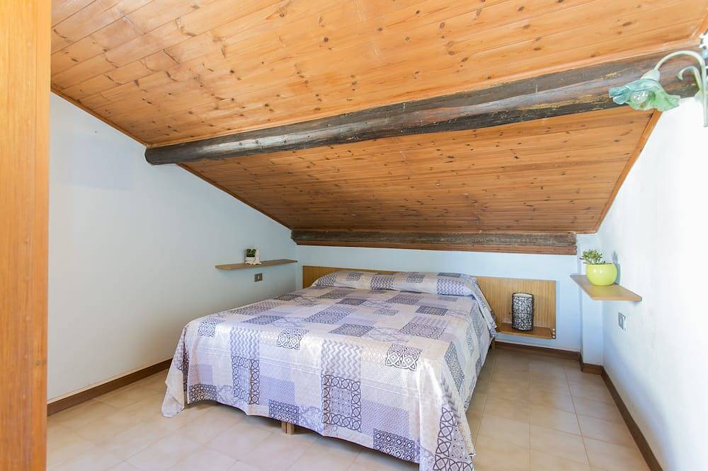 Buen Retiro · Seafront apartment in Sa Rocca Tunda in Sa Rocca Tunda, Sardegna