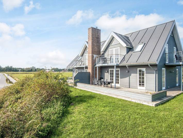 Ferienhaus für 8 Personen, mit Balkon und Whirlpool sowie Terrasse und Sauna in Havneby