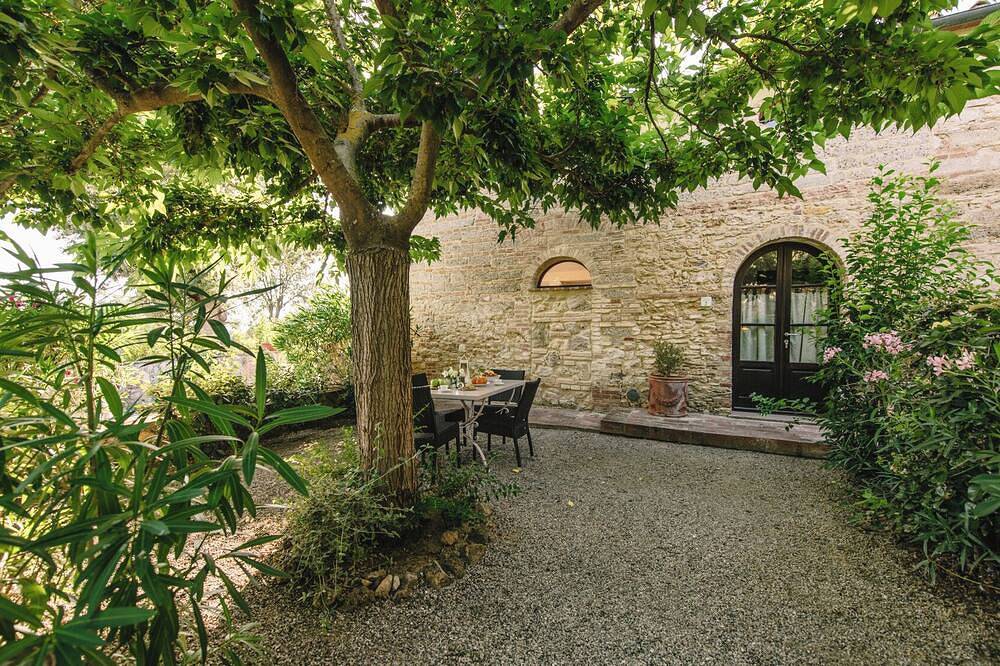 Ganze Wohnung, Charming 2-bedroom apartment with Ac and fitness room in Capannoli in Capannoli, Pisa Provinz