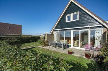 Vacation Rental for 5 Guests in Julianadorp, North Holland - North Sea Coast, Picture 1