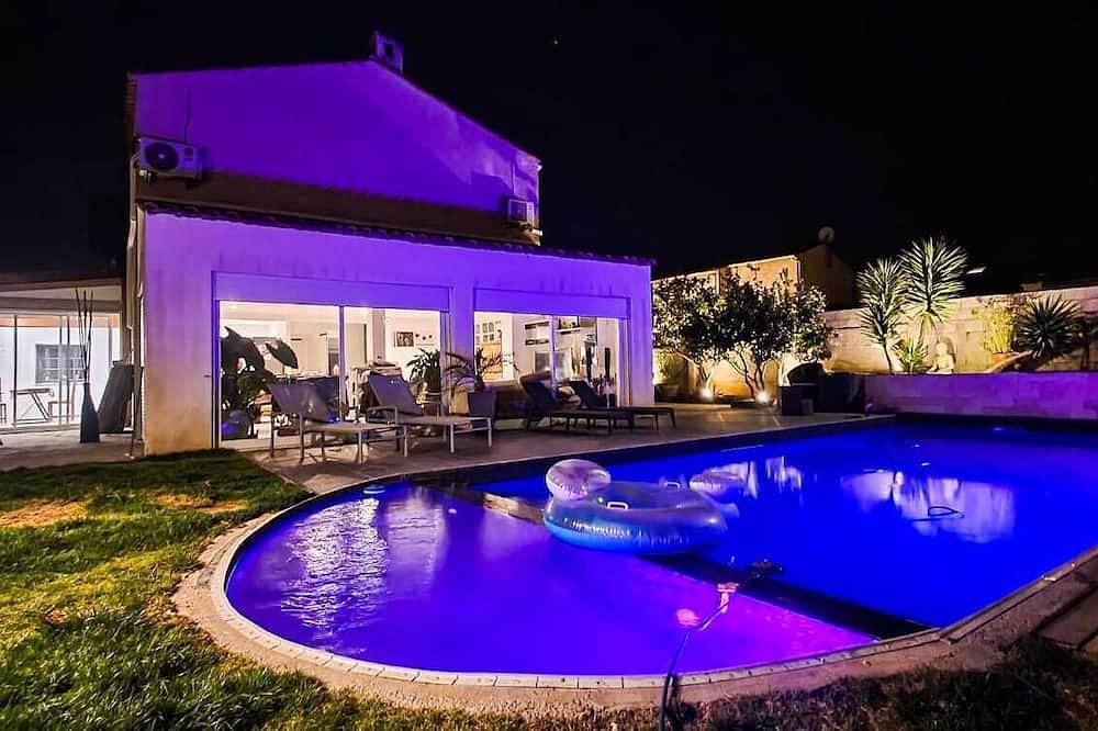 Family villa with large pool, terrace, barbecue close to beaches in Villeneuve-lès-Maguelone, Côte d'Améthyste