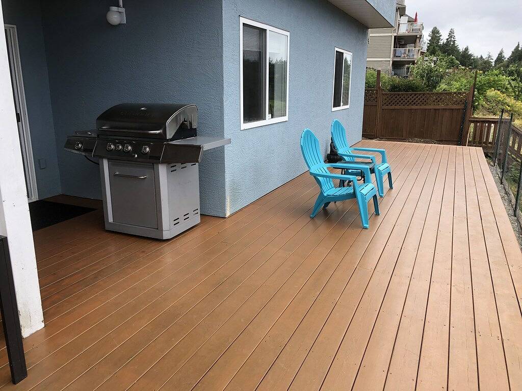 Relax in hot tub after walk in ocean side park in Nanaimo, Regional District of Nanaimo