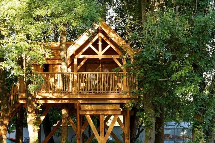 Tente pour 2 personnes, avec Terrasse et Jacuzzi ainsi que Jardin et Vue sur le lac