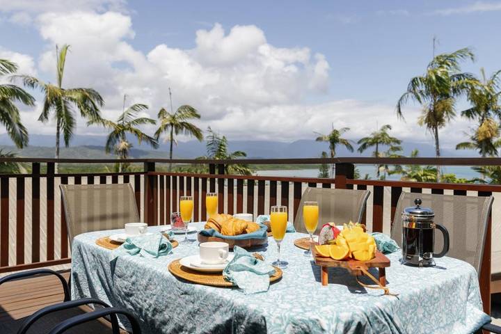 Appartement de vacances pour 4 personnes, avec piscine ainsi que vue et jardin